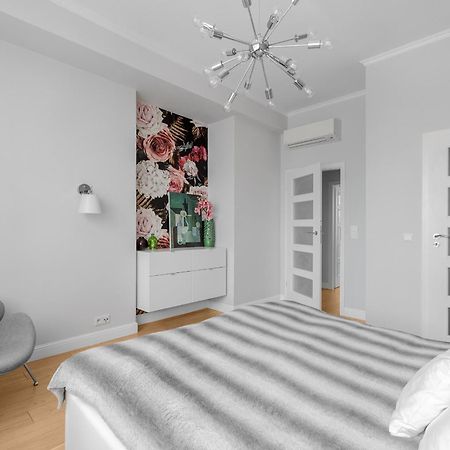 Unitapartament Delux Warszawa Centrum Blisko Plac Zbawiciela Hala Koszyki Metro Politechnika Jest To Elegancki I Wygodny Apartament Na Noclegi I Pobyt W Warszawie - Zapraszamy Экстерьер фото